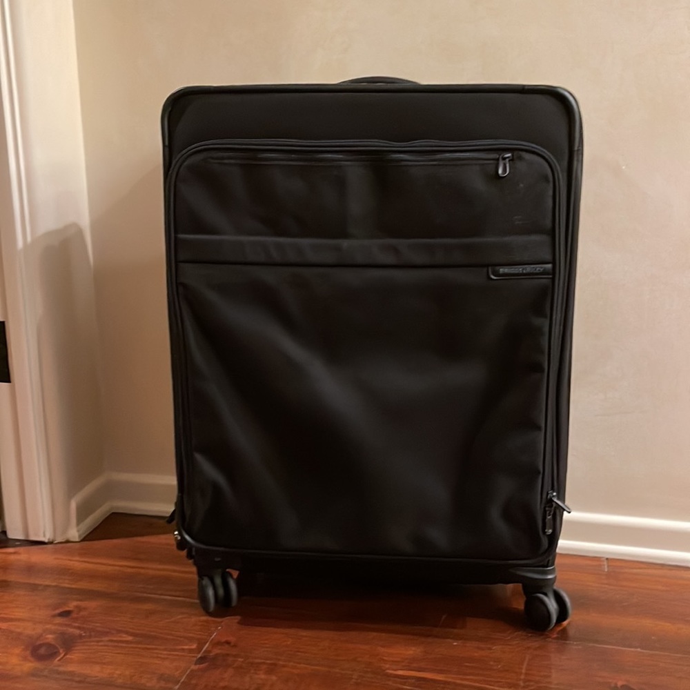Briggs & Riley Medium Expandable 28-29” Swivel Luggage